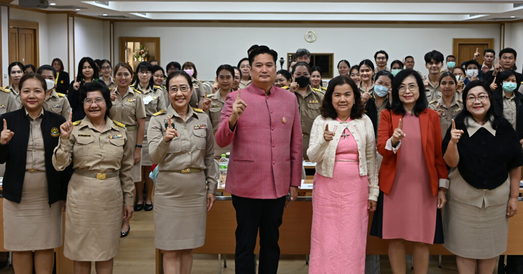 การประชุมสัมมนาวิชาการ เรื่อง “การขับเคลื่อนเทคโนโลยีชีวภาพสมัยใหม่ด้านพืชและจุลินทรีย์และการอนุรักษ์พันธุกรรม” ณ ห้องประชุม 314 ตึกกสิกรรม กรมวิชาการเกษตร กรุงเทพฯ