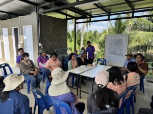 ร่วมประชุมติดตามงาน ปรึกษาหารือแนวทางการตรวจสัณฐานและเก็บใบมะพร้าวน้ำหอมเพื่อตรวจ DNA และลงพื้นที่ติดตามงานแปลงเกษตรกร