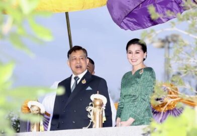 พระบาทสมเด็จพระเจ้าอยู่หัว และสมเด็จพระนางเจ้า ฯ พระบรมราชินี เสด็จพระราชดำเนินไปทรงเปิดสวนสมเด็จพระนางเจ้าสิริกิติ์ฯ สวนพฤกษศาสตร์สากลมาตรฐาน BGCI และสวนจาภูผามหานที ณ สวนสมเด็จพระนางเจ้าสิริกิติ์ฯ เขตจตุจักร กรุงเทพมหานคร