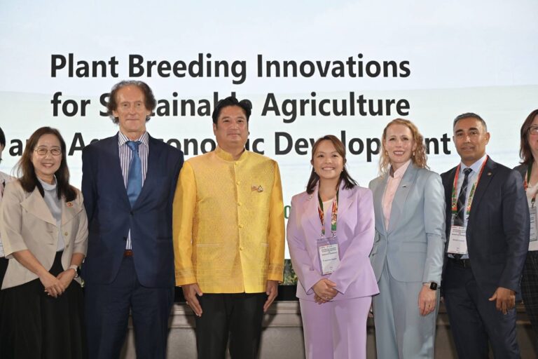 กรมวิชาการเกษตร ร่วมกับ USDA และภาคีเครือข่ายประชุมเชิงปฏิบัติการ “Plant Breeding Innovation for sustainable Agriculture and Agro-economic Developments”ต่อยอดการเยือนสหรัฐอเมริกาผลักดันเทคโนโลยีการปรับแต่งจีโนม (GEd) สร้างการรับรู้ให้ผู้มีส่วนเกี่ยวข้องทุกภาคส่วน ให้เข้าใจถึงนวัตกรรมและเทคโนโลยีใหม่ที่กำลังจะเกิดขึ้นในประเทศ